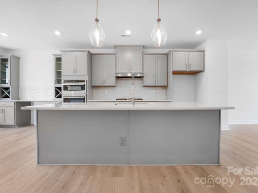 707 Hoke Lane, Davidson, NC 28036.  MLS# CAR4220115, YatesRealty ID 10365. 707 Hoke Lane ~ Ready Now