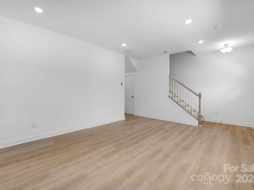 707 Hoke Lane, Davidson, NC 28036.  MLS# CAR4220115, YatesRealty ID 10365. 707 Hoke Lane ~ Ready Now