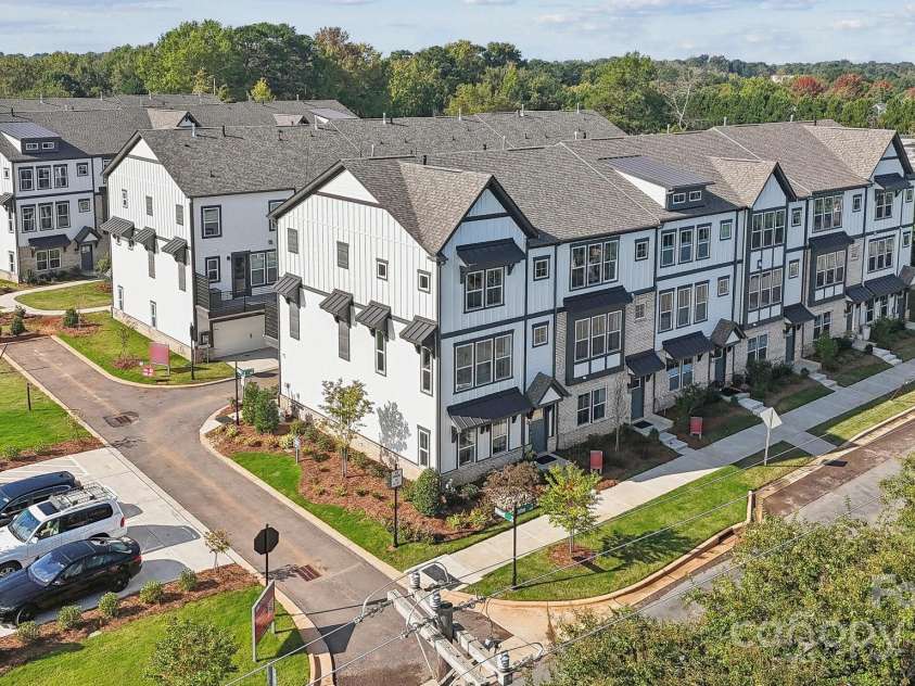 707 Hoke Lane, Davidson, NC 28036.  MLS# CAR4220115, YatesRealty ID 10365. Parkside Commons