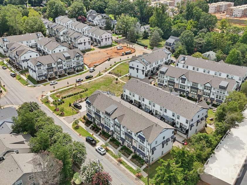 707 Hoke Lane, Davidson, NC 28036.  MLS# CAR4220115, YatesRealty ID 10365. Parkside Commons