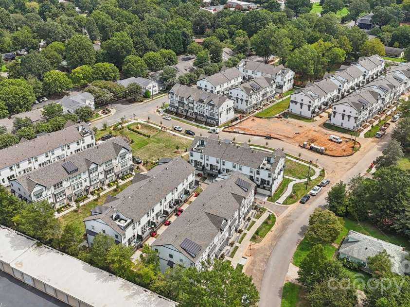 707 Hoke Lane, Davidson, NC 28036.  MLS# CAR4220115, YatesRealty ID 10365. Parkside Commons