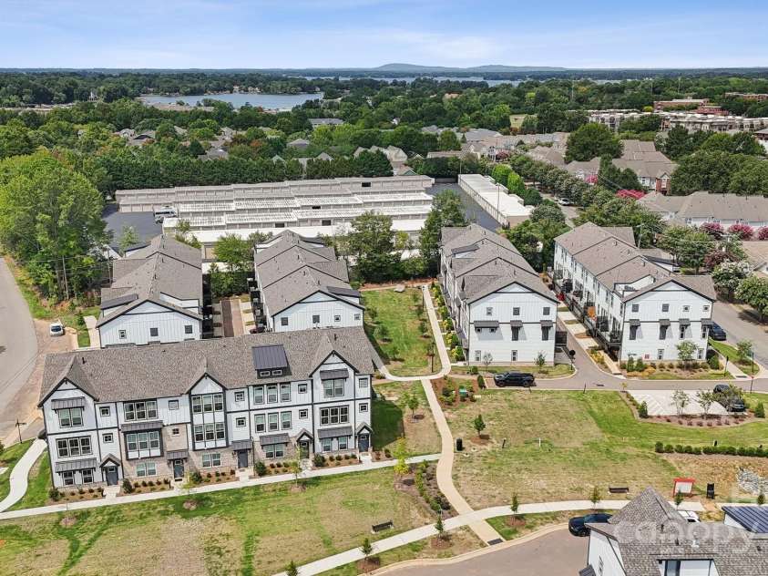 707 Hoke Lane, Davidson, NC 28036.  MLS# CAR4220115, YatesRealty ID 10365. Parkside Commons