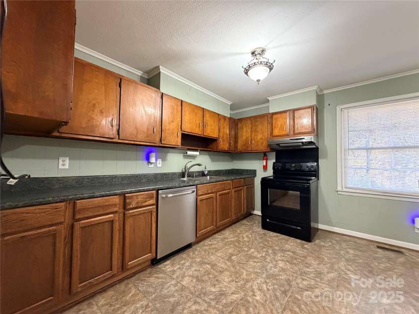107 Aster Drive, Greer, SC 29651.  MLS# CAR4324367, YatesRealty ID 10366. 