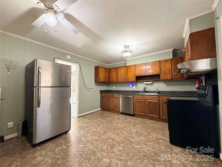 107 Aster Drive, Greer, SC 29651.  MLS# CAR4324367, YatesRealty ID 10366. 