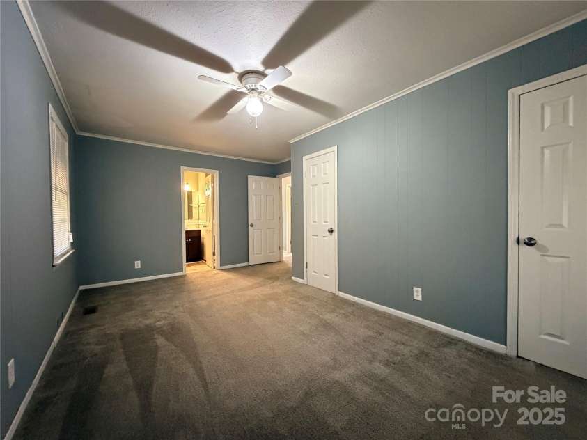 107 Aster Drive, Greer, SC 29651.  MLS# CAR4324367, YatesRealty ID 10366. 