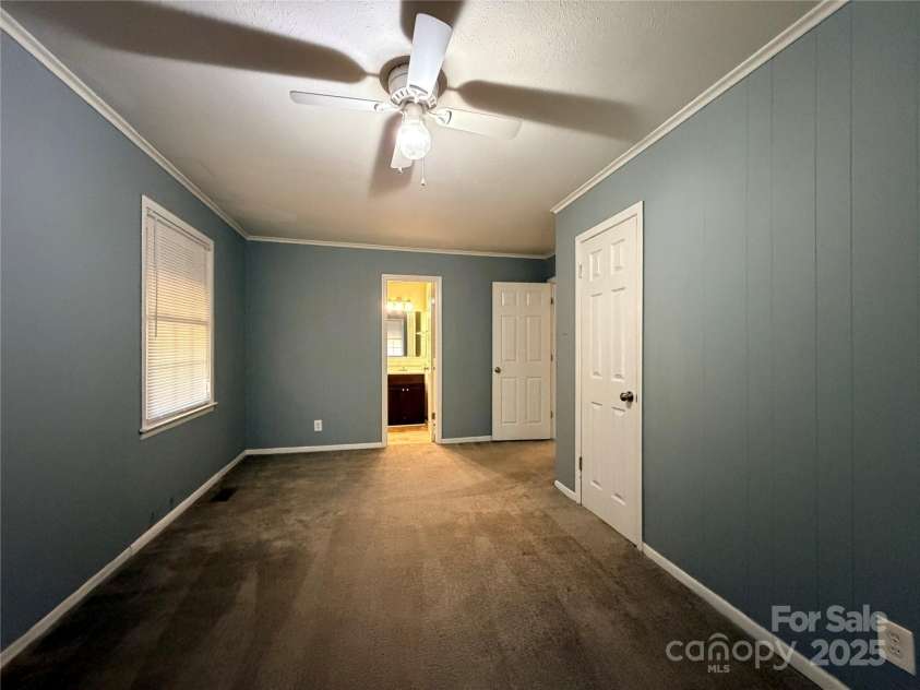 107 Aster Drive, Greer, SC 29651.  MLS# CAR4324367, YatesRealty ID 10366. 