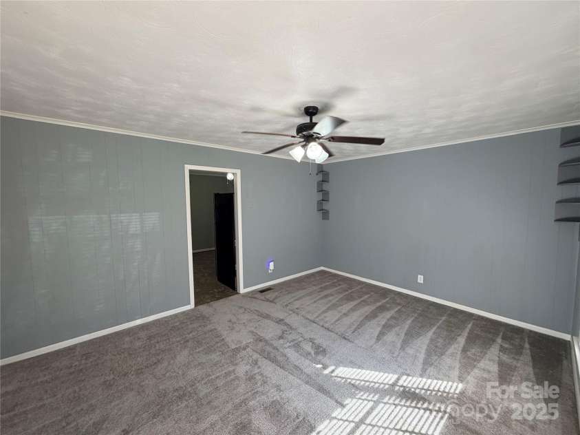 107 Aster Drive, Greer, SC 29651.  MLS# CAR4324367, YatesRealty ID 10366. 