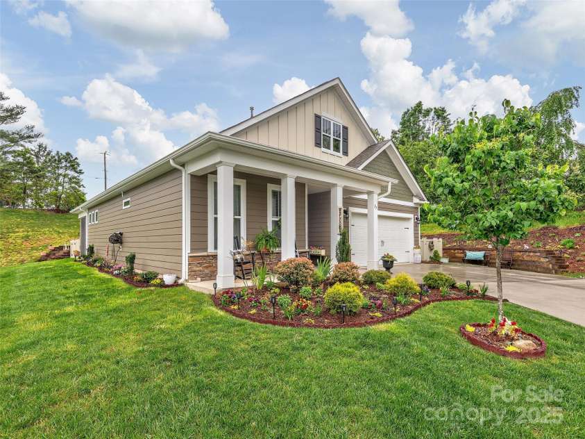 37 Honeycrisp Court, Flat Rock, NC 28731.  MLS# CAR4247273, YatesRealty ID 10366. 