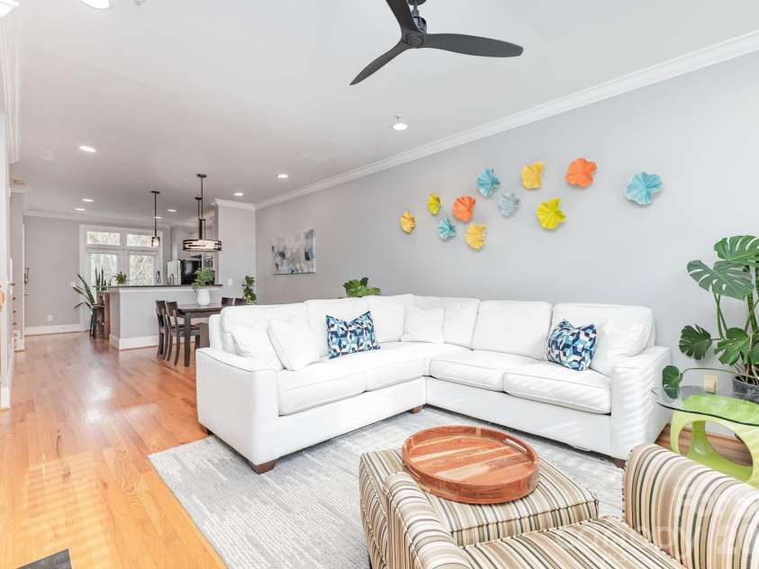 239 Dotger Avenue, Charlotte, NC 28207.  MLS# CAR4319791, YatesRealty ID 10367. 