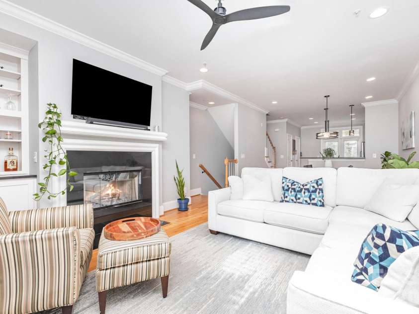 239 Dotger Avenue, Charlotte, NC 28207.  MLS# CAR4319791, YatesRealty ID 10367. 