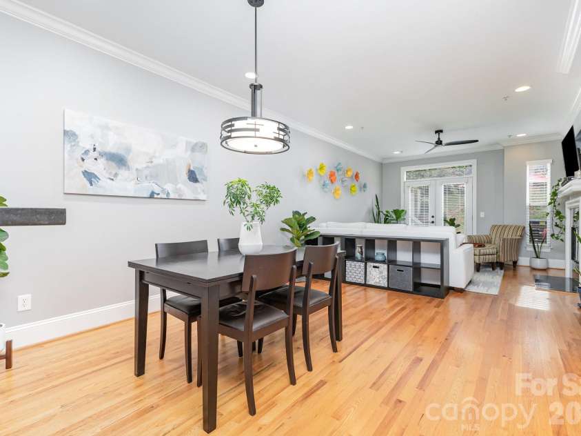 239 Dotger Avenue, Charlotte, NC 28207.  MLS# CAR4319791, YatesRealty ID 10367. 