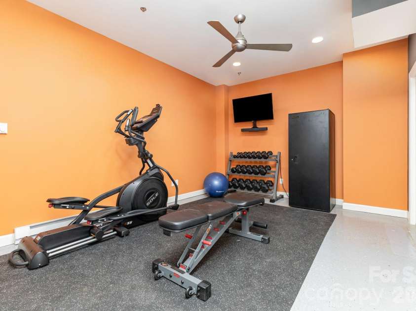 239 Dotger Avenue, Charlotte, NC 28207.  MLS# CAR4319791, YatesRealty ID 10367. 