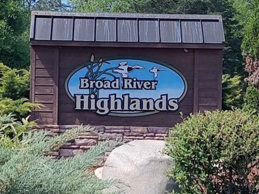 105 Cranberry Lane, Mooresboro, NC 28114.  MLS# CAR4313319, YatesRealty ID 1037. 