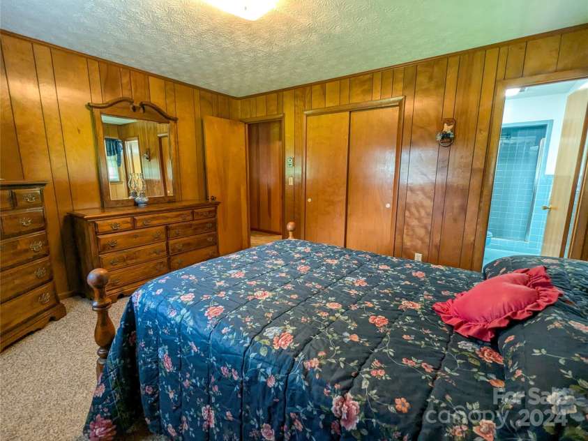 1524 Seven Mile Ridge Road, Burnsville, NC 28714.  MLS# CAR4166192, YatesRealty ID 1037. 