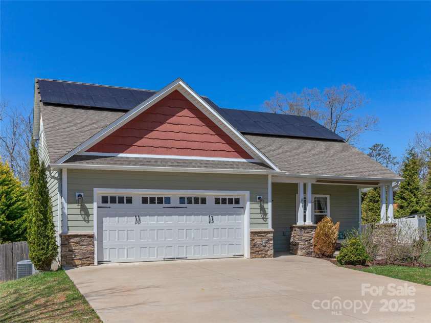 81 Salem Road, Weaverville, NC 28787.  MLS# CAR4242064, YatesRealty ID 10370. 