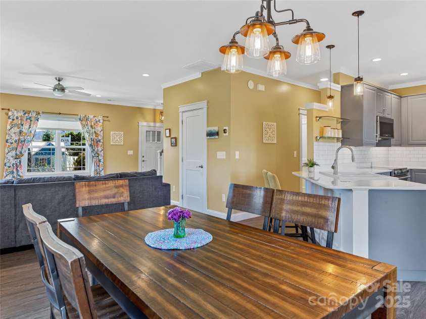 81 Salem Road, Weaverville, NC 28787.  MLS# CAR4242064, YatesRealty ID 10370. 