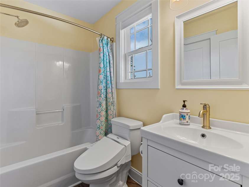 81 Salem Road, Weaverville, NC 28787.  MLS# CAR4242064, YatesRealty ID 10370. 