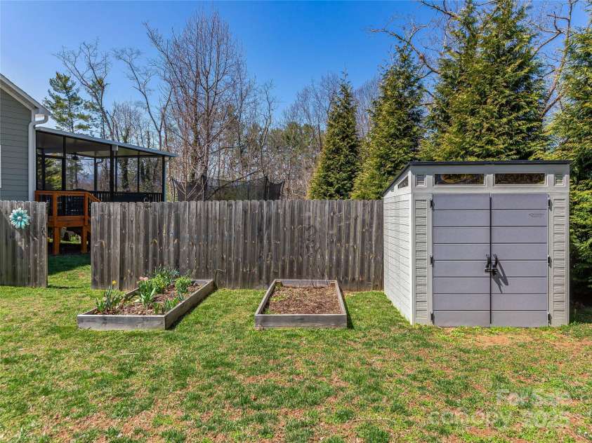 81 Salem Road, Weaverville, NC 28787.  MLS# CAR4242064, YatesRealty ID 10370. 