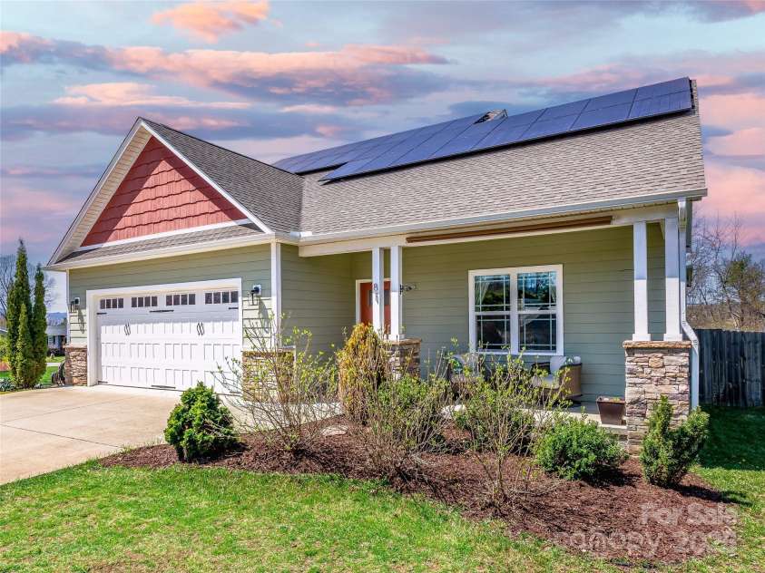 81 Salem Road, Weaverville, NC 28787.  MLS# CAR4242064, YatesRealty ID 10370. 