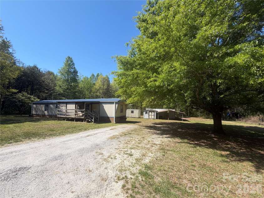 417 Stony Point Road, Kings Mountain, NC 28086.  MLS# CAR4368424, YatesRealty ID 10371. 