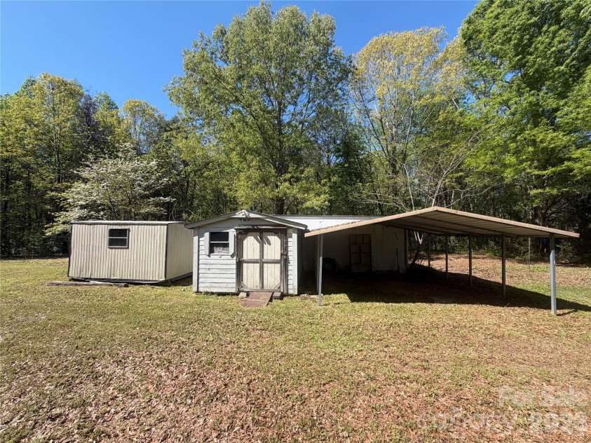 417 Stony Point Road, Kings Mountain, NC 28086.  MLS# CAR4368424, YatesRealty ID 10371. 