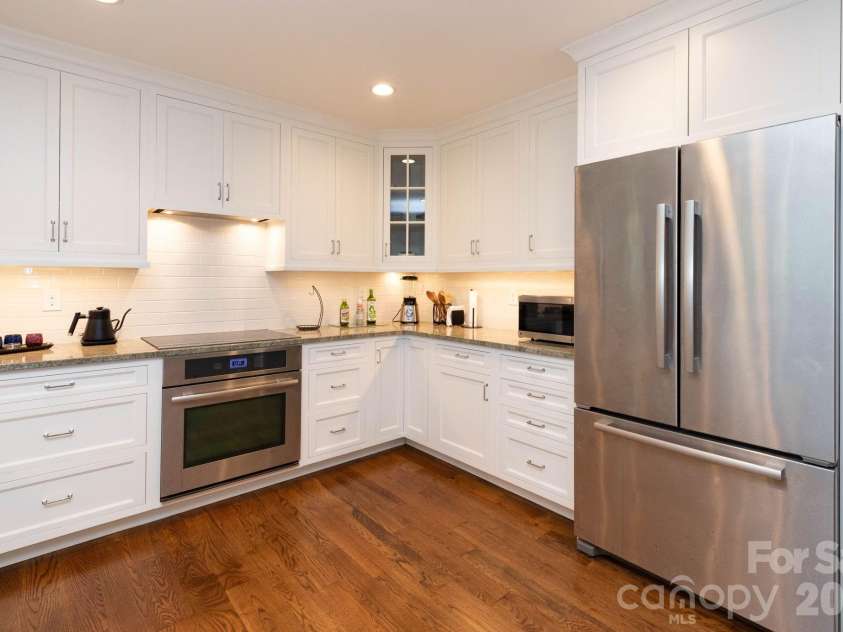 11 Lila Lane, Clyde, NC 28721.  MLS# CAR4424951, YatesRealty ID 10372. Kitchen