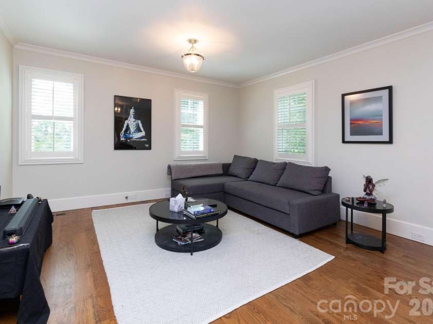 11 Lila Lane, Clyde, NC 28721.  MLS# CAR4424951, YatesRealty ID 10372. Living Room