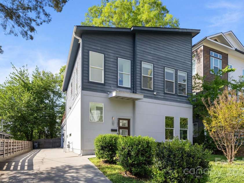 1121 Alexander Street, Charlotte, NC 28206.  MLS# CAR4245079, YatesRealty ID 10374. 