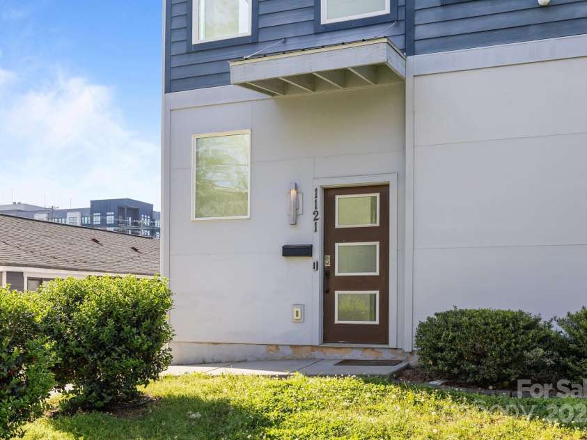 1121 Alexander Street, Charlotte, NC 28206.  MLS# CAR4245079, YatesRealty ID 10374. 