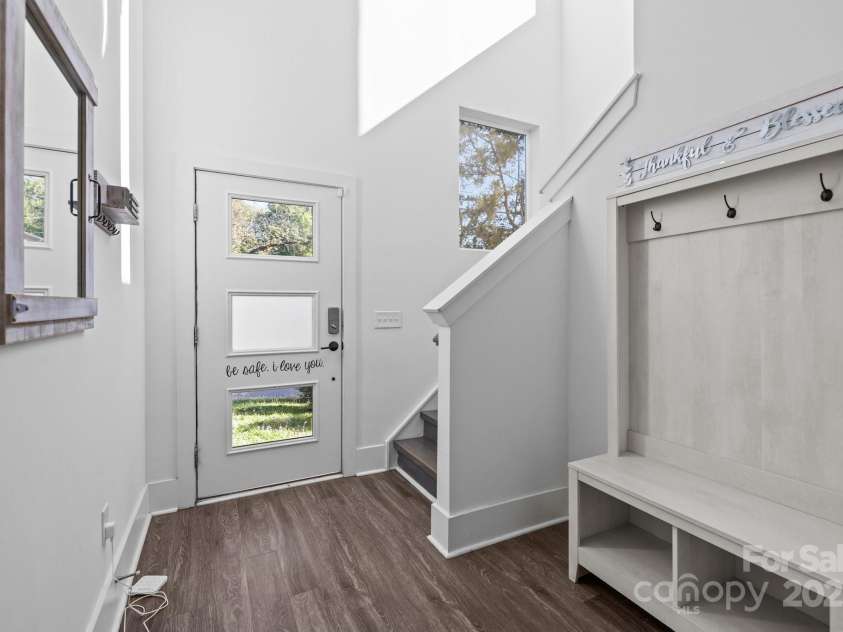 1121 Alexander Street, Charlotte, NC 28206.  MLS# CAR4245079, YatesRealty ID 10374. 