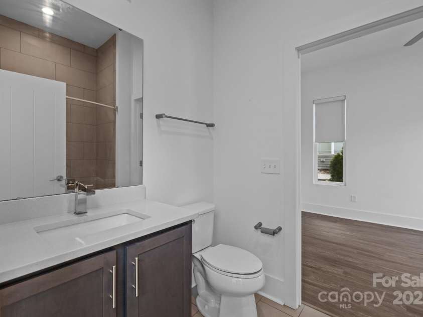 1121 Alexander Street, Charlotte, NC 28206.  MLS# CAR4245079, YatesRealty ID 10374. 