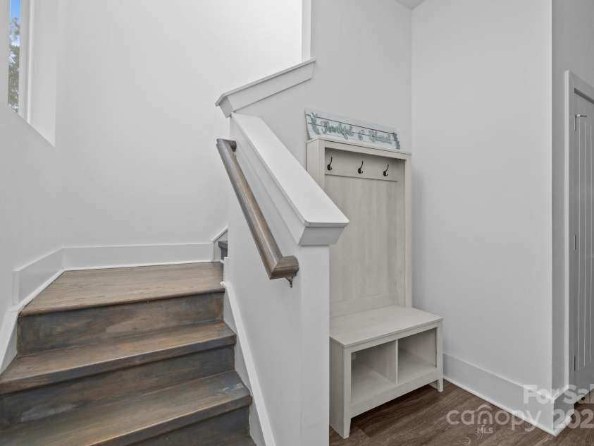 1121 Alexander Street, Charlotte, NC 28206.  MLS# CAR4245079, YatesRealty ID 10374. 