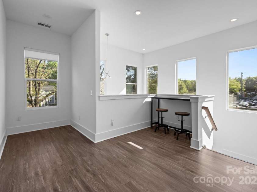 1121 Alexander Street, Charlotte, NC 28206.  MLS# CAR4245079, YatesRealty ID 10374. 