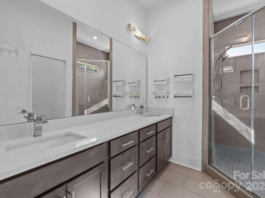 1121 Alexander Street, Charlotte, NC 28206.  MLS# CAR4245079, YatesRealty ID 10374. 