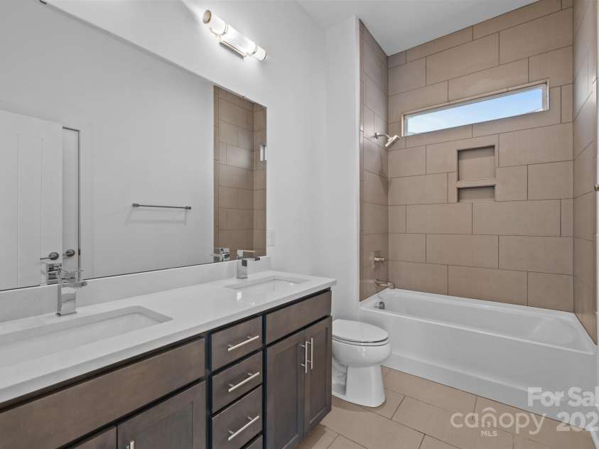 1121 Alexander Street, Charlotte, NC 28206.  MLS# CAR4245079, YatesRealty ID 10374. 