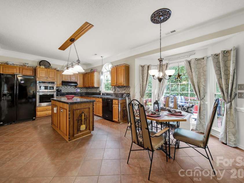 7210 Broadford Court, Charlotte, NC 28277.  MLS# CAR4302268, YatesRealty ID 10374. 