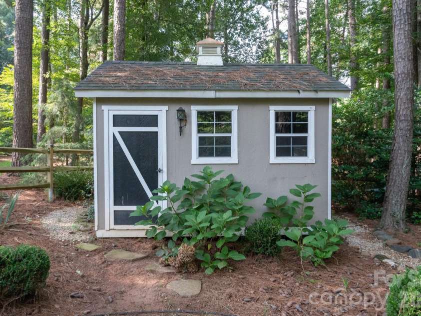 195 Cove Creek Loop, Mooresville, NC 28117.  MLS# CAR4367151, YatesRealty ID 10377. 