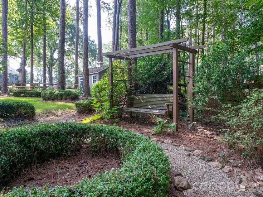 195 Cove Creek Loop, Mooresville, NC 28117.  MLS# CAR4367151, YatesRealty ID 10377. 