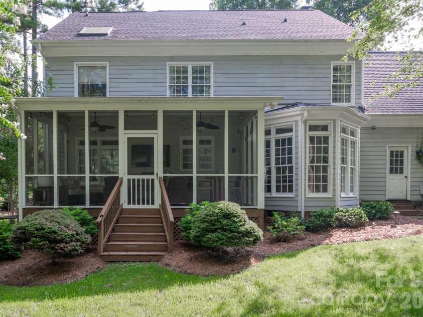 195 Cove Creek Loop, Mooresville, NC 28117.  MLS# CAR4367151, YatesRealty ID 10377. 