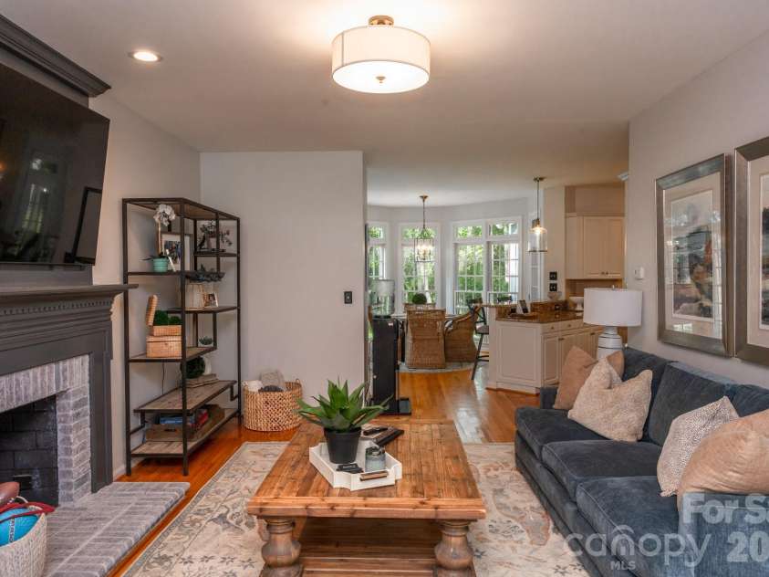 195 Cove Creek Loop, Mooresville, NC 28117.  MLS# CAR4367151, YatesRealty ID 10377. 