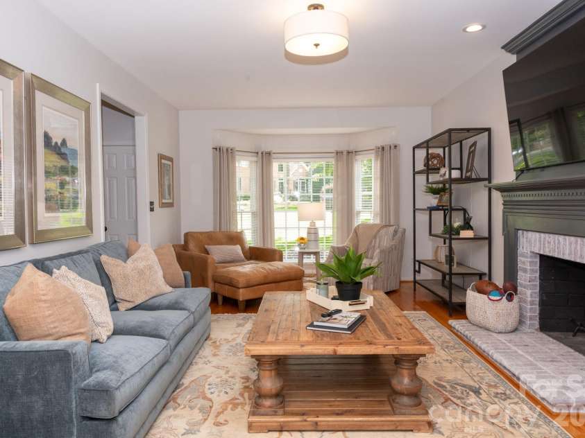 195 Cove Creek Loop, Mooresville, NC 28117.  MLS# CAR4367151, YatesRealty ID 10377. 