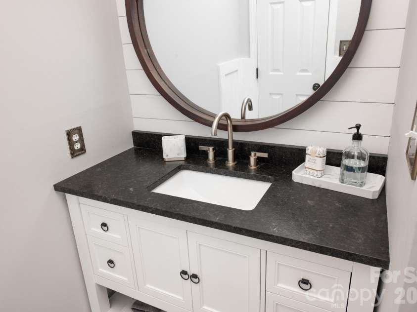 195 Cove Creek Loop, Mooresville, NC 28117.  MLS# CAR4367151, YatesRealty ID 10377. 