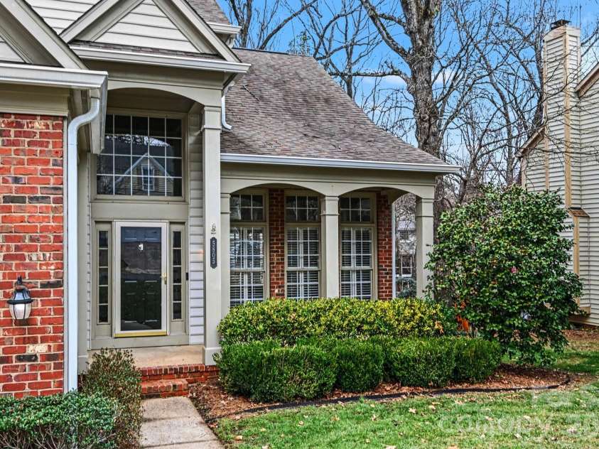 5805 Swanston Drive, Charlotte, NC 28269.  MLS# CAR4345984, YatesRealty ID 10378. 