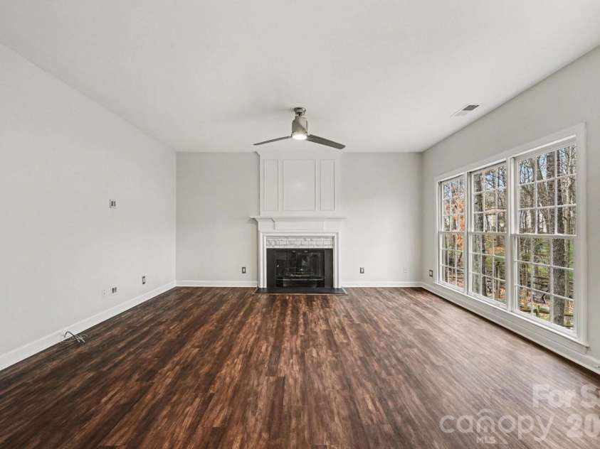 5805 Swanston Drive, Charlotte, NC 28269.  MLS# CAR4345984, YatesRealty ID 10378. 