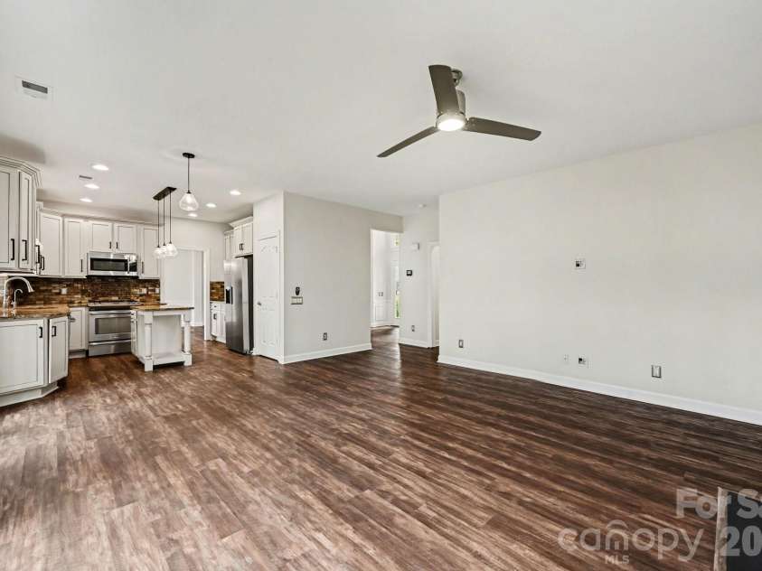 5805 Swanston Drive, Charlotte, NC 28269.  MLS# CAR4345984, YatesRealty ID 10378. 