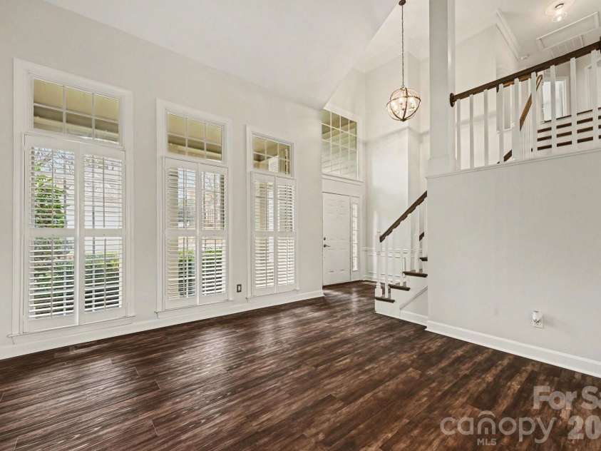 5805 Swanston Drive, Charlotte, NC 28269.  MLS# CAR4345984, YatesRealty ID 10378. 