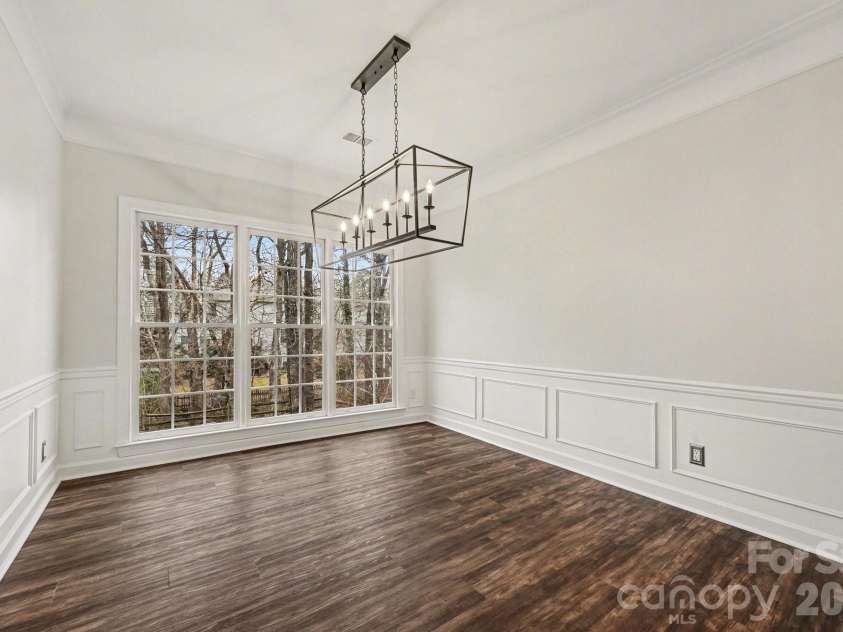 5805 Swanston Drive, Charlotte, NC 28269.  MLS# CAR4345984, YatesRealty ID 10378. 