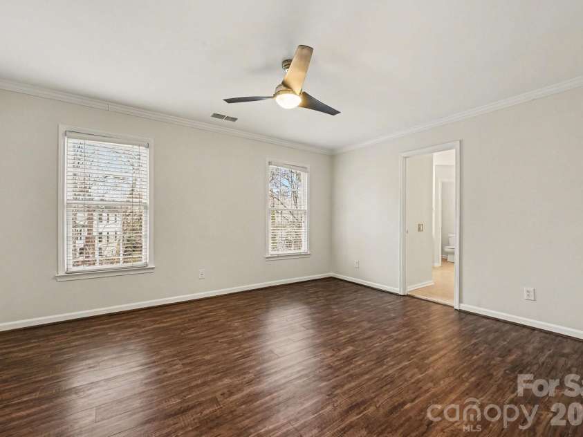 5805 Swanston Drive, Charlotte, NC 28269.  MLS# CAR4345984, YatesRealty ID 10378. 