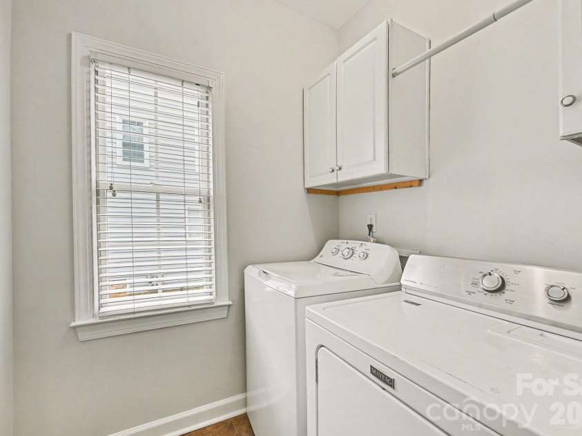 5805 Swanston Drive, Charlotte, NC 28269.  MLS# CAR4345984, YatesRealty ID 10378. 