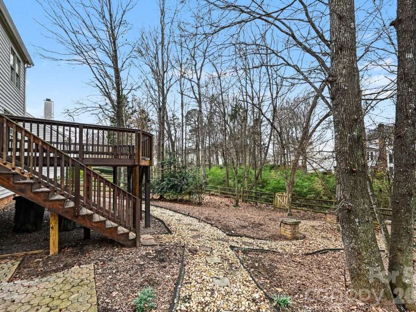 5805 Swanston Drive, Charlotte, NC 28269.  MLS# CAR4345984, YatesRealty ID 10378. 